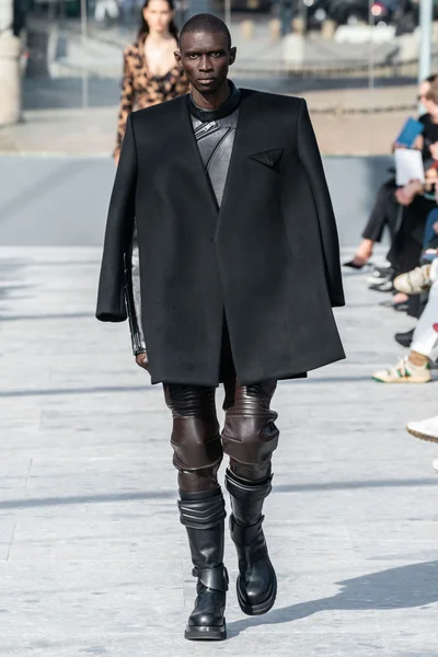 Look 13